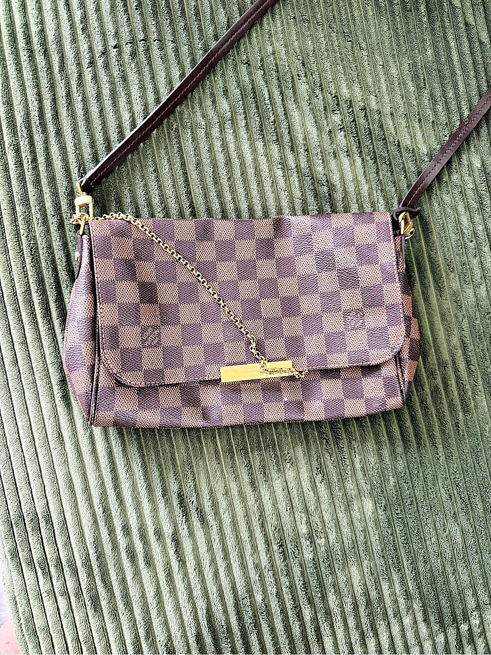 LV Damier Ebene Canvas. Purchased from Tradesy site a few years ago. Good condit